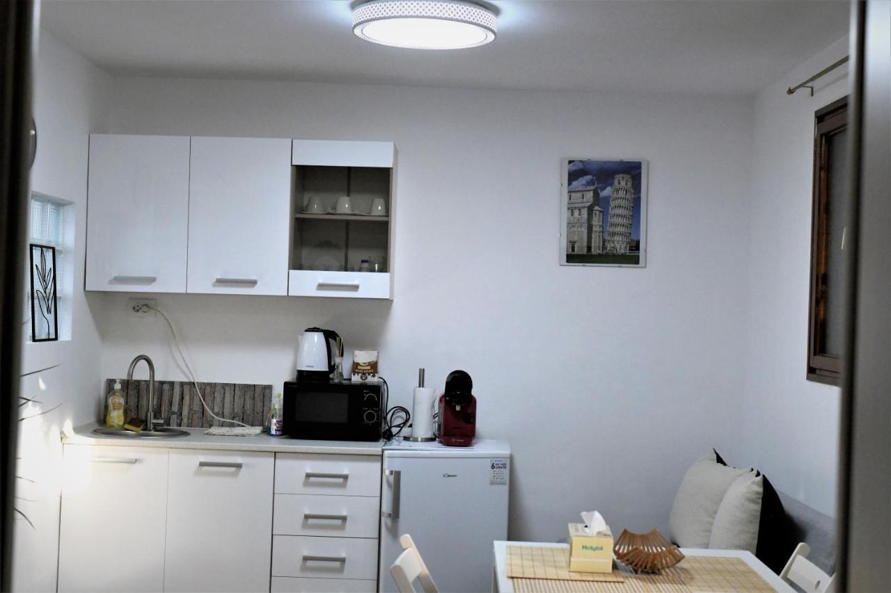 Victor Residence 38 Bukares Bagian luar foto